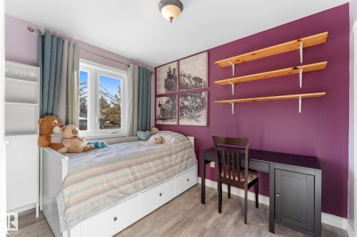 3633 106 Avenue, Edmonton, AB - Indoor Photo Showing Bedroom