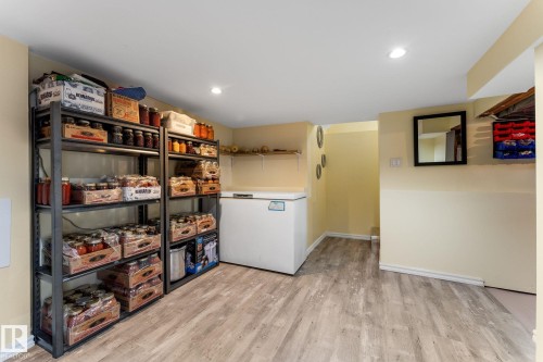 3633 106 Avenue, Edmonton, AB - Indoor