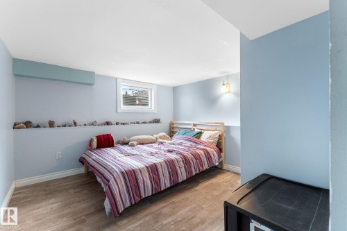 3633 106 Avenue, Edmonton, AB - Indoor Photo Showing Bedroom