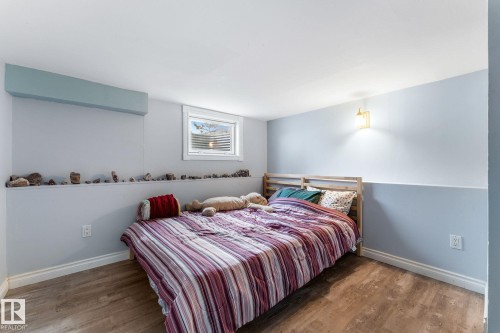 3633 106 Avenue, Edmonton, AB - Indoor Photo Showing Bedroom