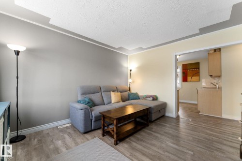 3633 106 Avenue, Edmonton, AB - Indoor