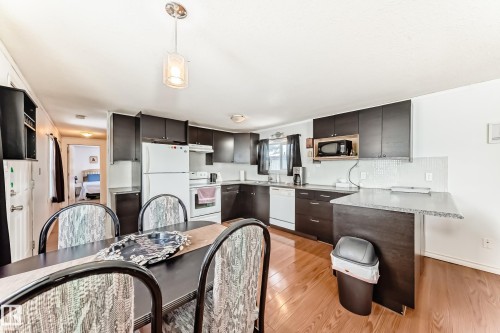 65 West View Boulevard, Edmonton, AB - Indoor Photo Showing Other Room