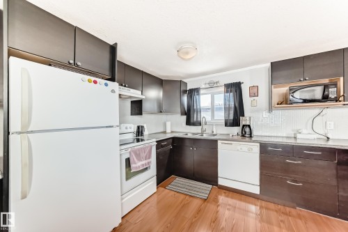 65 West View Boulevard, Edmonton, AB - Indoor Photo Showing Kitchen