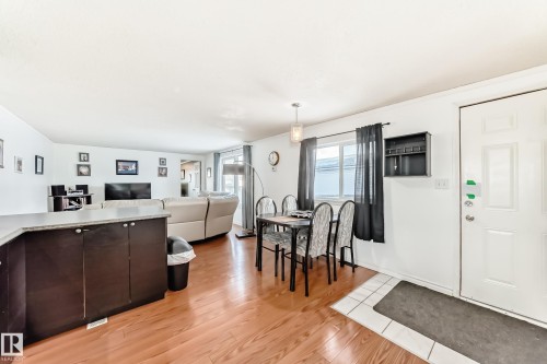 65 West View Boulevard, Edmonton, AB - Indoor