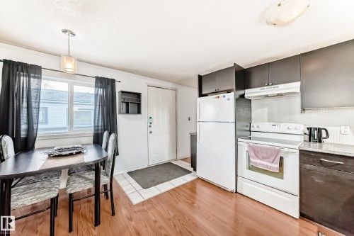 65 West View Boulevard, Edmonton, AB - Indoor Photo Showing Kitchen