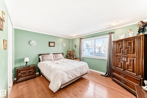 65 West View Boulevard, Edmonton, AB - Indoor Photo Showing Bedroom