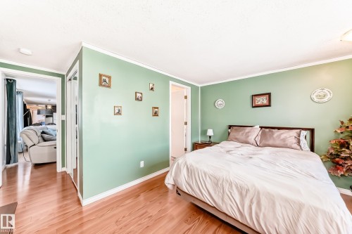 65 West View Boulevard, Edmonton, AB - Indoor Photo Showing Bedroom