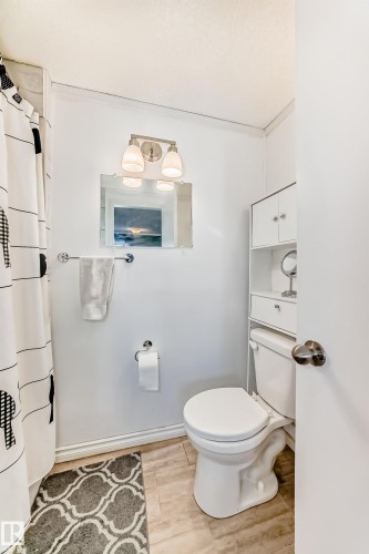 65 West View Boulevard, Edmonton, AB - Indoor Photo Showing Bathroom
