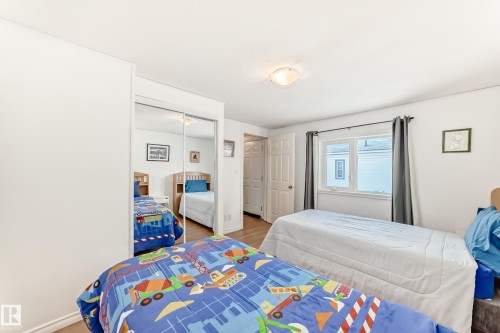 65 West View Boulevard, Edmonton, AB - Indoor Photo Showing Bedroom