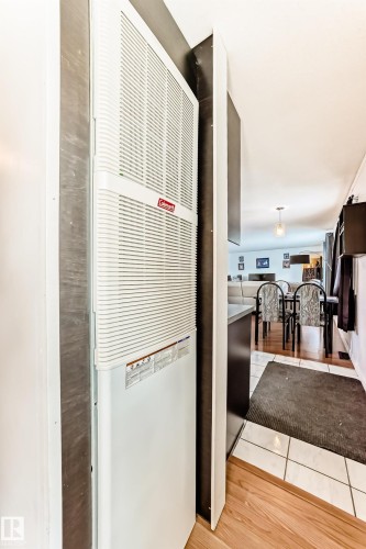 65 West View Boulevard, Edmonton, AB - Indoor