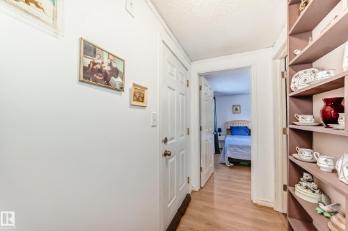 65 West View Boulevard, Edmonton, AB - Indoor Photo Showing Other Room
