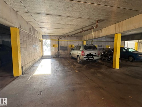 161 Lancaster Terrace, Edmonton, AB - Indoor Photo Showing Garage