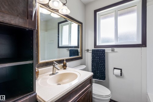 52 Belmont Drive, St. Albert, AB - Indoor Photo Showing Bathroom