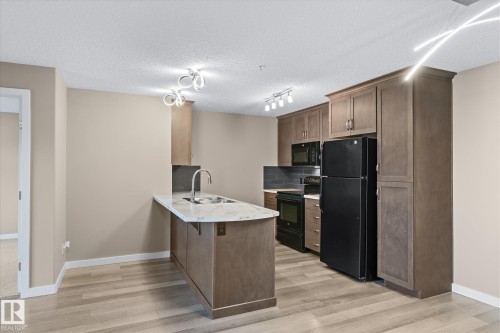 257 7805 71 Street, Edmonton, AB - Indoor Photo Showing Kitchen