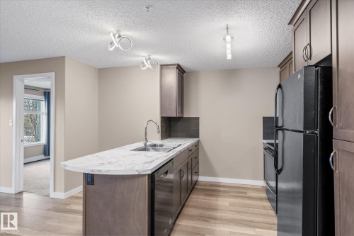 257 7805 71 Street, Edmonton, AB - Indoor Photo Showing Kitchen With Upgraded Kitchen