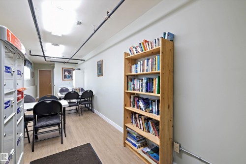 101 4812 51 Avenue, Stony Plain, AB - Indoor Photo Showing Other Room