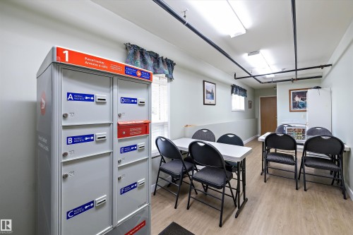 101 4812 51 Avenue, Stony Plain, AB - Indoor Photo Showing Other Room