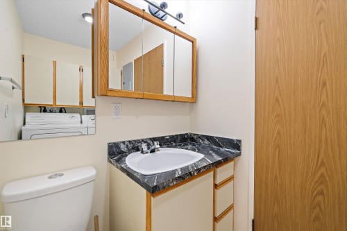 101 4812 51 Avenue, Stony Plain, AB - Indoor Photo Showing Bathroom