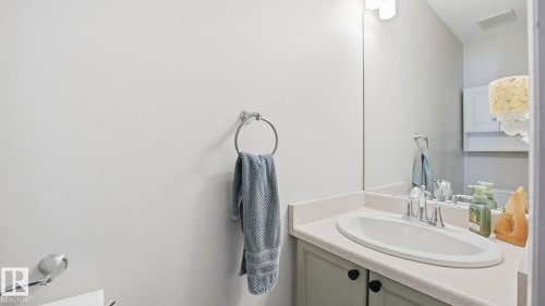 8 Lindsay Crescent, Spruce Grove, AB - Indoor Photo Showing Bathroom