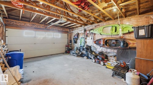 8 Lindsay Crescent, Spruce Grove, AB - Indoor Photo Showing Garage