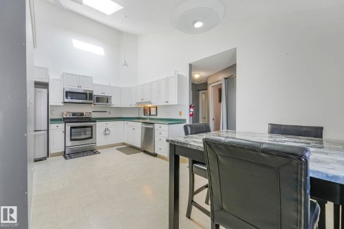 11105 9 Avenue, Edmonton, AB - Indoor Photo Showing Kitchen