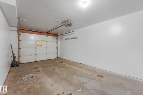 11105 9 Avenue, Edmonton, AB - Indoor Photo Showing Garage