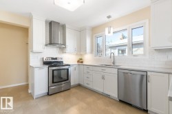 8707 STRATHEARN Drive  Edmonton, AB T6C 4C8