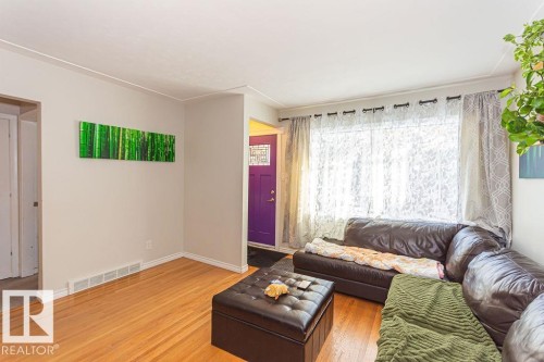 11830 54 Street, Edmonton, AB - Indoor Photo Showing Living Room