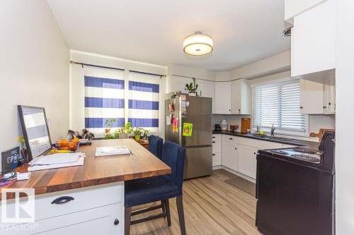 11830 54 Street, Edmonton, AB - Indoor Photo Showing Kitchen