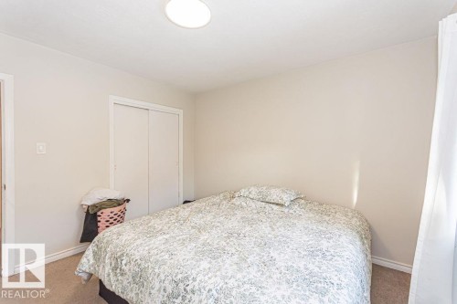 11830 54 Street, Edmonton, AB - Indoor Photo Showing Bedroom
