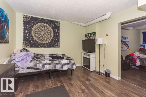 11830 54 Street, Edmonton, AB - Indoor Photo Showing Bedroom