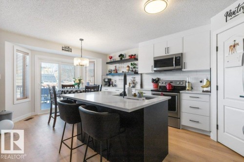 538 90 Street, Edmonton, AB - Indoor