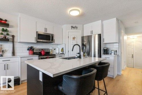 538 90 Street, Edmonton, AB - Indoor Photo Showing Kitchen With Stainless Steel Kitchen With Double Sink With Upgraded Kitchen