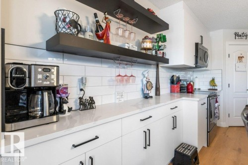 538 90 Street, Edmonton, AB - Indoor Photo Showing Kitchen