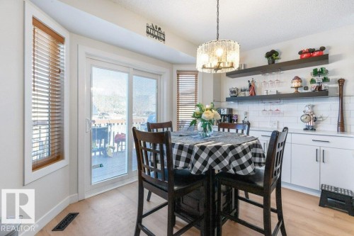 538 90 Street, Edmonton, AB - Indoor Photo Showing Dining Room