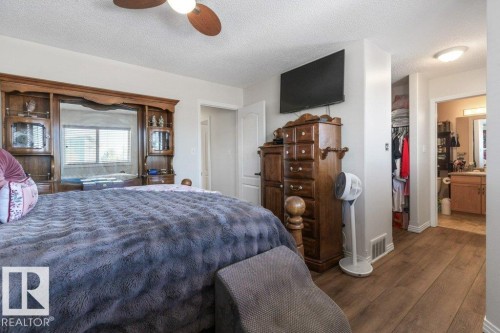 538 90 Street, Edmonton, AB - Indoor Photo Showing Bedroom