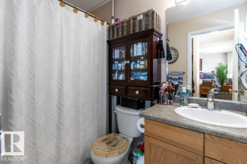 538 90 Street, Edmonton, AB - Indoor Photo Showing Bathroom