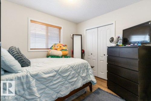 538 90 Street, Edmonton, AB - Indoor Photo Showing Bedroom