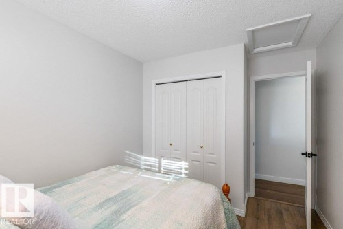 538 90 Street, Edmonton, AB - Indoor Photo Showing Bedroom