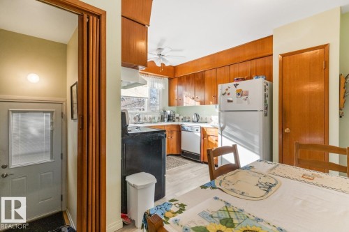 7319 86 Avenue, Edmonton, AB - Indoor Photo Showing Kitchen