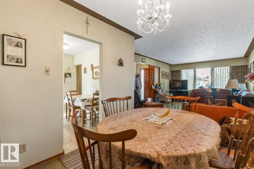 7319 86 Avenue, Edmonton, AB - Indoor Photo Showing Dining Room
