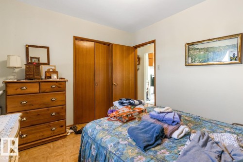 7319 86 Avenue, Edmonton, AB - Indoor Photo Showing Bedroom