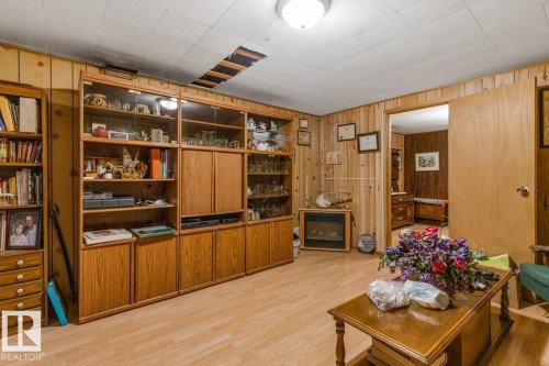 7319 86 Avenue, Edmonton, AB - Indoor