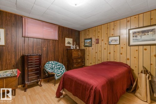 7319 86 Avenue, Edmonton, AB - Indoor Photo Showing Bedroom