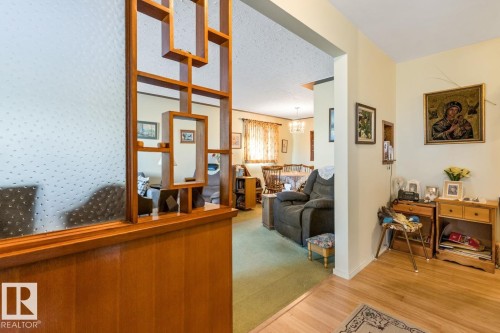 7319 86 Avenue, Edmonton, AB - Indoor