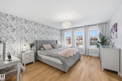 10736 149 Street, Edmonton, AB - Indoor Photo Showing Bedroom