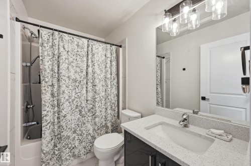 10736 149 Street, Edmonton, AB - Indoor Photo Showing Bathroom