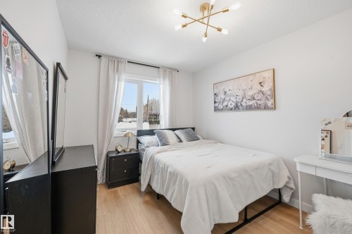 10736 149 Street, Edmonton, AB - Indoor Photo Showing Bedroom