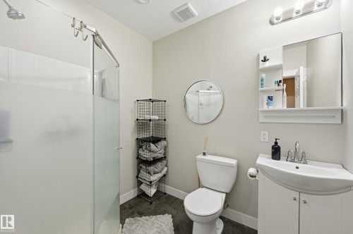 10736 149 Street, Edmonton, AB - Indoor Photo Showing Bathroom