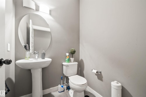 20641 97A Avenue, Edmonton, AB - Indoor Photo Showing Bathroom